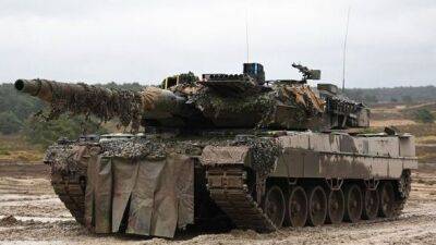 Канада поставила восемь боевых танков, обещанных Украине