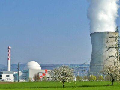 Германия остановила три последние АЭС
