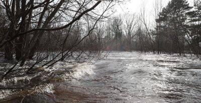 Спасатели предупредили об опасности подтопления из-за роста уровней воды в реках