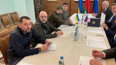 "Мы не знали, вернемся ли назад": Резников о переговорах с Россией в Минске