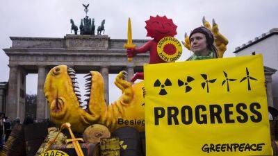 В ФРГ прекратили работу последние АЭС: сторонники и противники ядерной энергетики вышли на улицы