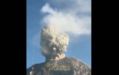 В Мексике проснулся один из самых активных вулканов мира, людей эвакуируют - korrespondent.net - Россия - Украина - Мексика - Мехико - Индонезия