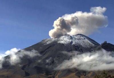 Столб пепла достиг почти 7 км: в Мексике проснулся опасный вулкан Попокатепетль