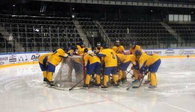 Сборная Украины U-18 по хоккею в спарринге победила Японию