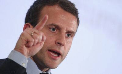 Президент Франции Макрон подписал скандальный закон о пенсионной реформе