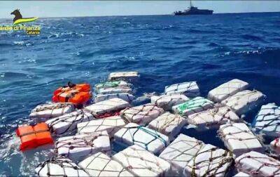 У берегов Сицилии обнаружили две тонны кокаина более чем на 400 млн евро