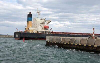 Боррель: Россия блокирует 50 кораблей с зерном