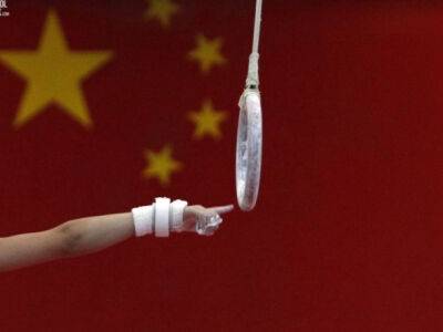 В Китае погибла гимнастка: партнер не успел поймать женщину