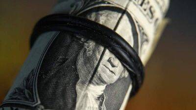 Эксперт назвал ключевой удар для долларовой системы