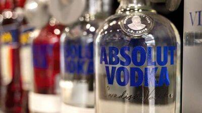 Шведский производитель водки Absolut решил прекратить экспорт в Россию