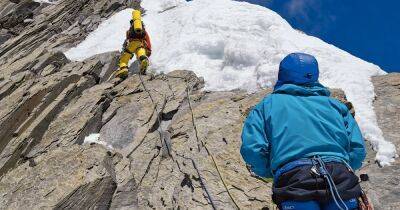 Во время спуска с вершины в Гималаях погиб десятикратный покоритель Эвереста (фото)