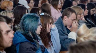 В Беларуси силовики провели для школьников показательный арест их сверстника