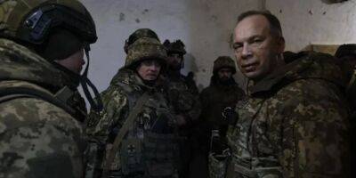 ВСУ сдерживают наступление оккупантов на Бахмут, враг несет существенные потери — Сырский