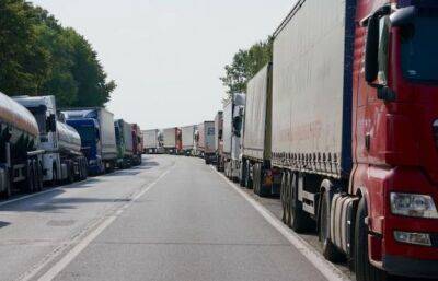 Польша будет контролировать транзит зерна из Украины с помощью трекеров и сопроводителей