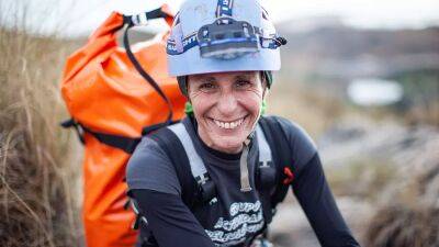Заново привыкая к дневному свету: испанская альпинистка провела 500 дней под землей