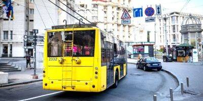 В Киеве на поминальные дни запустят дополнительные автобусы к кладбищам