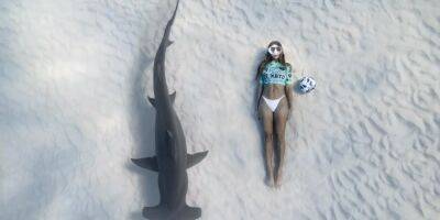 «Здоровый океан — здоровая планета». Клуб Бекхэма отправил девушку плавать с акулами — видео