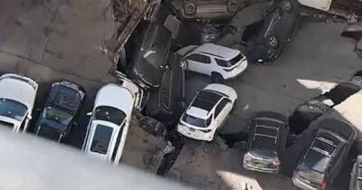 "Машины падают в яму": в Нью-Йорке обрушилась многоуровневая парковка, есть жертвы (фото, видео)