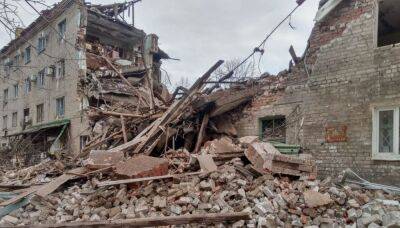Погибшие и раненые, повреждены дома и авто: оккупанты ударили по Константиновке – жуткие кадры