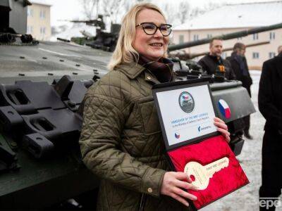 Министр обороны Чехии заявила, что у ее страны еще есть что передать Украине в качестве военной помощи