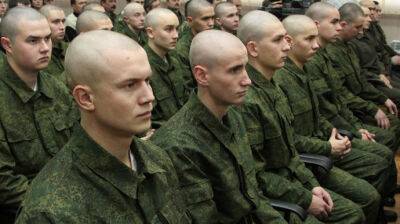 Россияне переместят на оборонительные позиции в Крыму 400 срочников – штаб