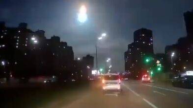 Спутник или пришельцы: таинственный огненный шар пролетел в небе над Киевом