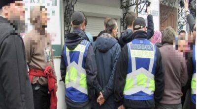 Полиция задержала четырех хулиганов, которые незаконно проникли в помещение Лавры