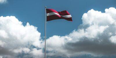 В Латвии запретили отмечать 9 мая. Однако можно выразить солидарность с Украиной