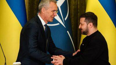 НАТО обсудит членство Украины этим летом