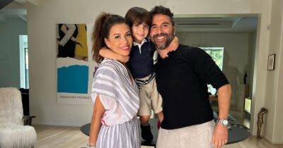 Ева Лонгория поделилась редким семейным фото с мужем и сыном