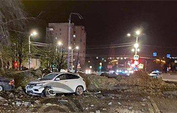 После взрыва в центре Белгорода образовалась огромная воронка