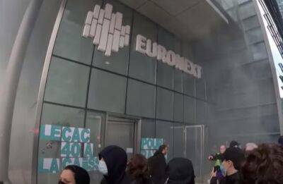 В Париже протестующие против пенсионной реформы захватили здание биржи Euronext (видео)