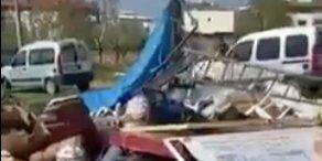 Поврежден палаточный городок. В Турции на пострадавший от землетрясения город обрушился шторм, 50 раненых — видео