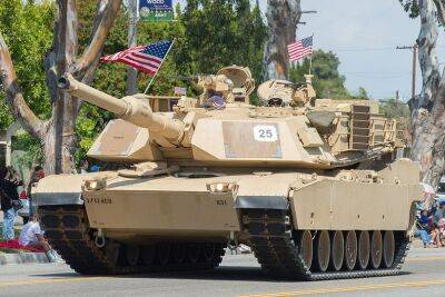 США начнут обучение украинских военных на танках Abrams в ближайшие недели. Подготовку пройдут около 250 солдат