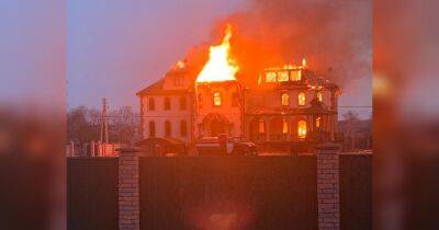 Утро началось с пожара: на Буковине мужчина поджег церковь московского патриархата и магазин (видео)