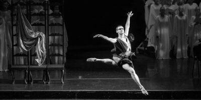 «Хочу, чтобы о нем не забыли». Христина Соловий показала, как погибший на войне артист балета Роман Янчишен танцует под ее песню