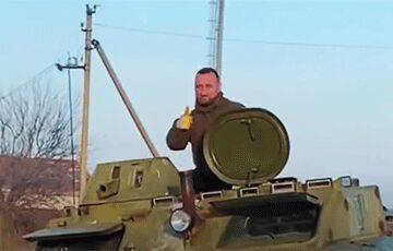 Бойцы полка Калиновского вывозят подбитую технику и боеприпасы из зоны боевых действий в Украине