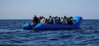 Более 1200 мигрантов прибыли на итальянскую Лампедузу за последние сутки - unn.com.ua - Украина - Киев - Италия - Камерун - Конго - Мали - Гвинея - Южный Судан - Сьерра Леоне - Бенин