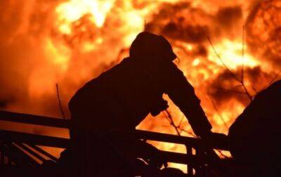 В России горит более 20 домов в уральском поселке
