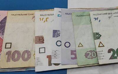 Более 90% всех фальшивых купюр приходятся на три банкноты: украинцев предупредили о подделках
