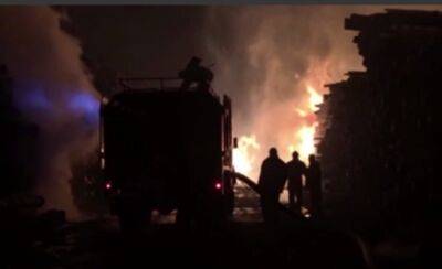 Огненный ад накрывает Россию: сотни домов сгорело, неба не видно из-за пламени и дыма