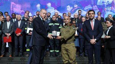 Командир израильских спасателей удостоен высокой награды в Турции
