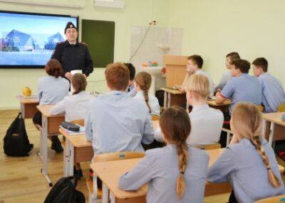 В Кунгуре сотрудники полиции провели в кадетском классе правовой урок - iskra-kungur.ru - Россия - Пермь - Кунгур