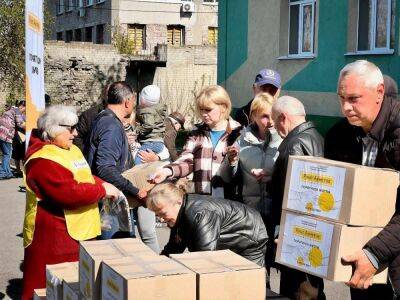 В Мирнограде Донецкой области началась выдача гуманитарной помощи от Фонда Рината Ахметова