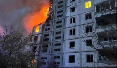 Российская ракета разрушила в Умани 9-этажный дом, есть пострадавшие
