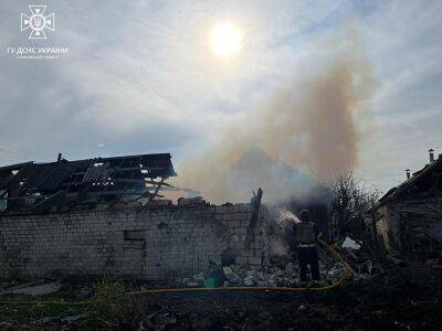 На Харьковщине из-за обстрела горел дом, повреждены ЛЭП, магазин и остановка