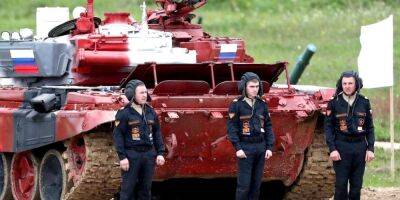 Не хватает техники и экипажей. Шойгу пришлось отказаться от любимого «танкового биатлона» из-за потерь в Украине