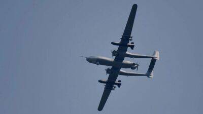 Китай запустил в сторону Тайваня 38 самолетов и боевой беспилотник