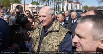 "Воевать не собираюсь": Лукашенко заявил, что украинцы и поляки не нападут на Беларусь (видео)