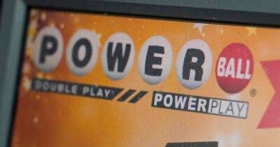 Особый будильник: в США мужчина три месяца не знал о выигрыше $1 млн в Powerball